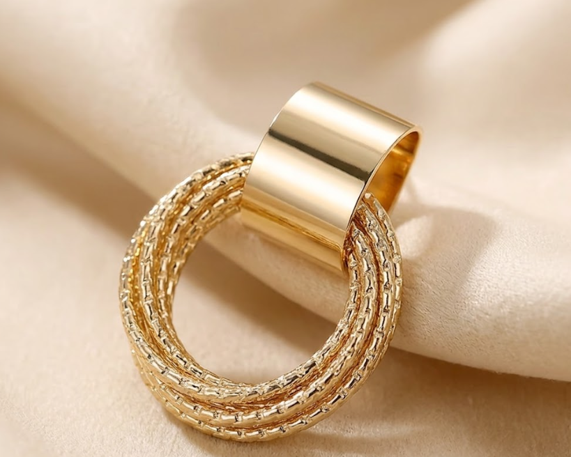 Thumbnail: The Mayfair Interlocking Studs