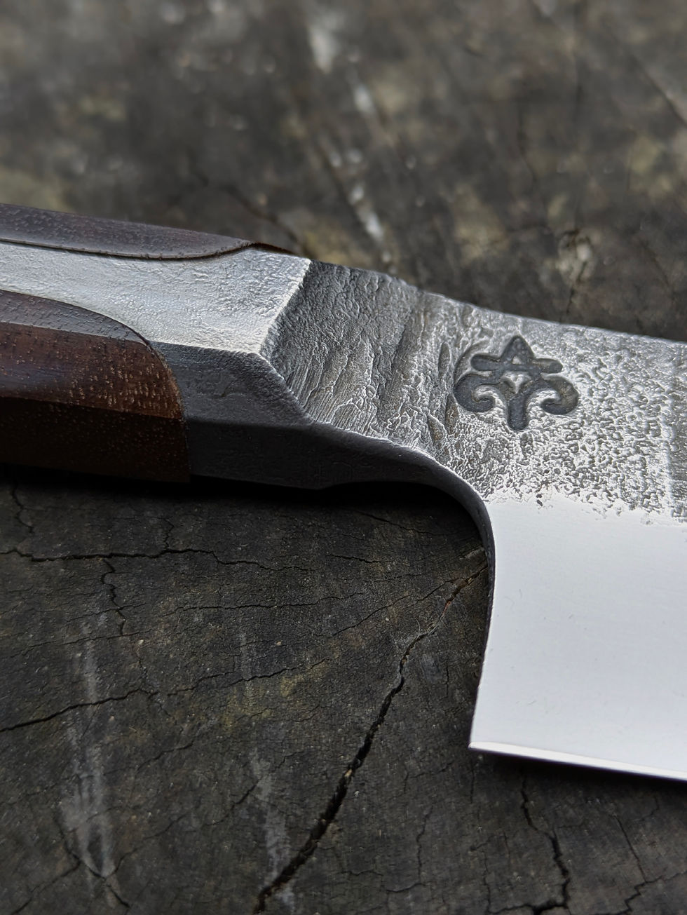 Thumbnail: Integral Horizontal Tang Sujihiki