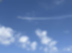 青空に飛行機.jpg
