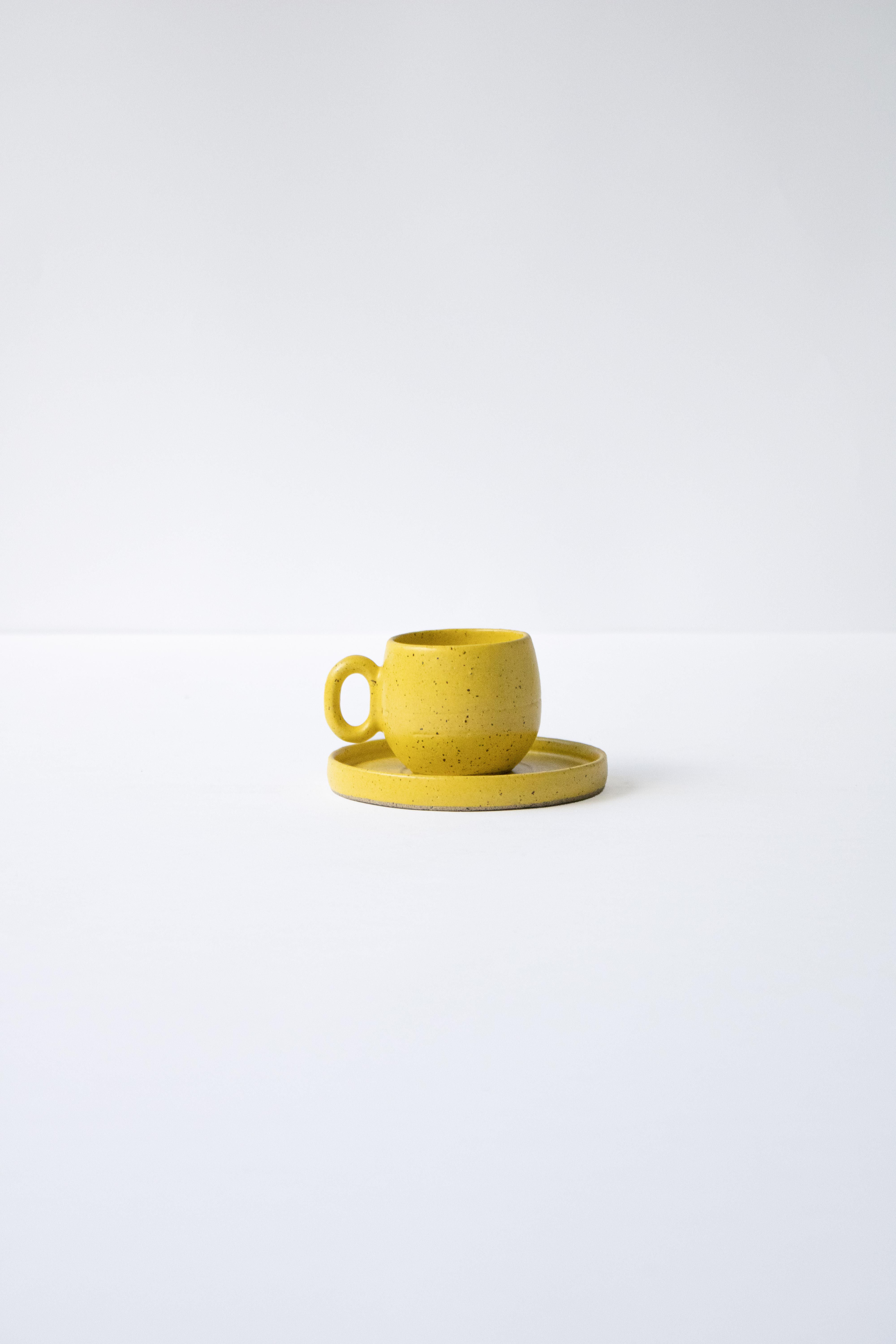 Xícara de Expresso Amarelo