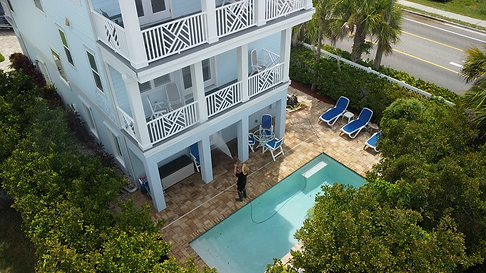 soft washing beach house.png