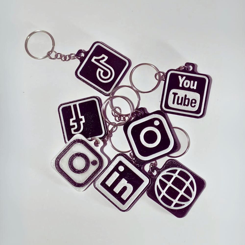 Porte-clés NFC personnalisé, carte de visite numérique connectée pour réseaux sociaux. Mieux qu’un code QR, préprogrammé,