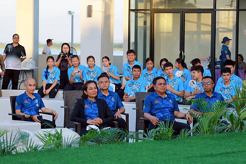 กล่องสีขาว.jpg