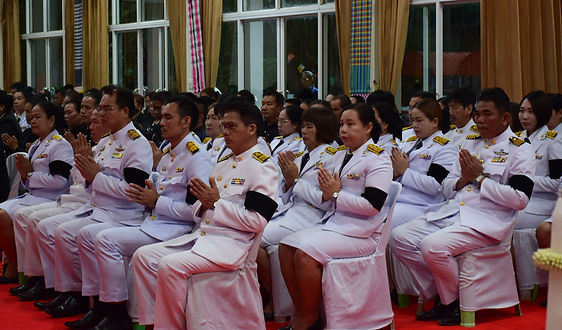 กล่องสีขาว.jpg