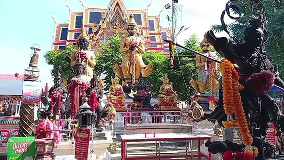 กล่องสีขาว.jpg