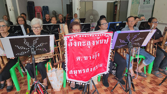 กล่องสีขาว.jpg
