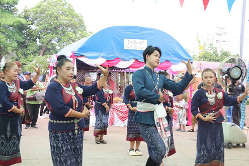 กล่องสีขาว.jpg