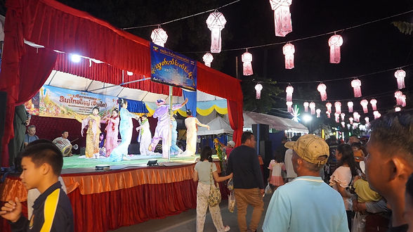 กล่องสีขาว.jpg