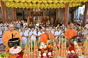 กล่องสีขาว.jpg