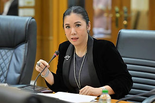 กล่องสีขาว.jpg