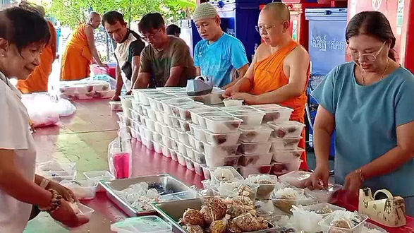 กล่องสีขาว.jpg