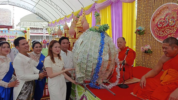 กล่องสีขาว.jpg