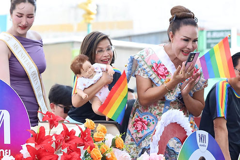 กล่องสีขาว.jpg