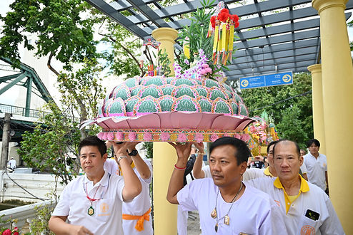 กล่องสีขาว.jpg