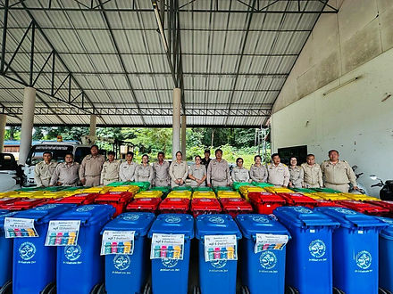 กล่องสีขาว.jpg