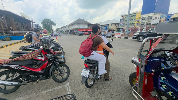 กล่องสีขาว.jpg
