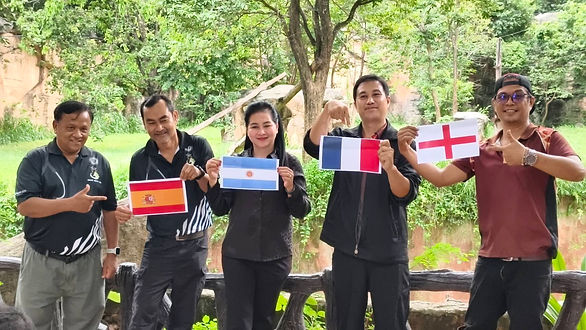กล่องสีขาว.jpg