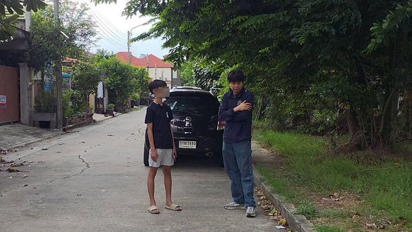 กล่องสีขาว.jpg