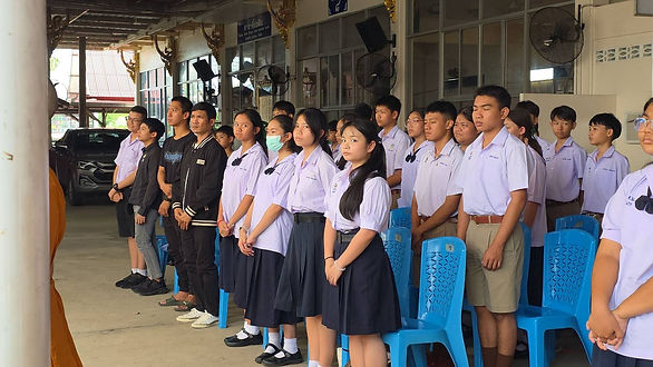 กล่องสีขาว.jpg