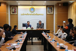 กล่องสีขาว.jpg