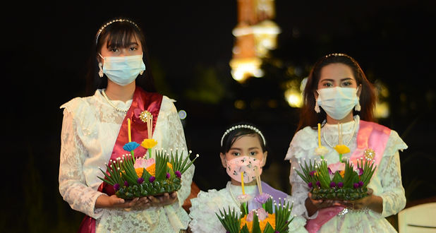 กล่องสีขาว.jpg