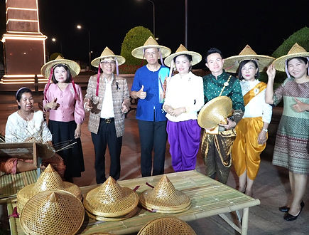กล่องสีขาว.jpg