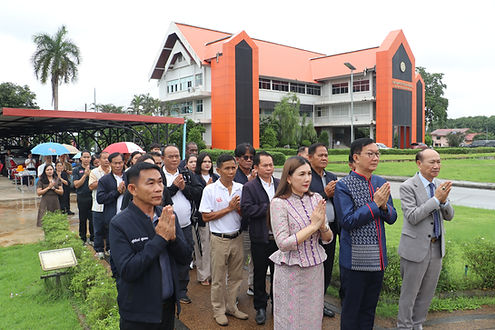 กล่องสีขาว.jpg