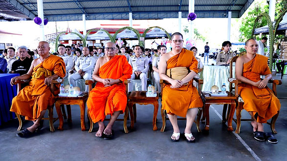 กล่องสีขาว.jpg