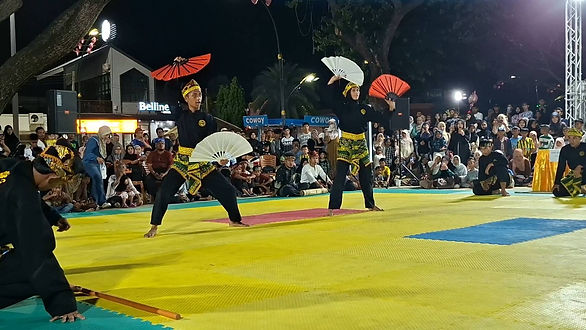 กล่องสีขาว.jpg