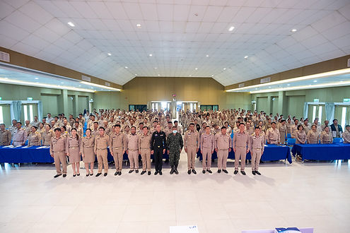 กล่องสีขาว.jpg