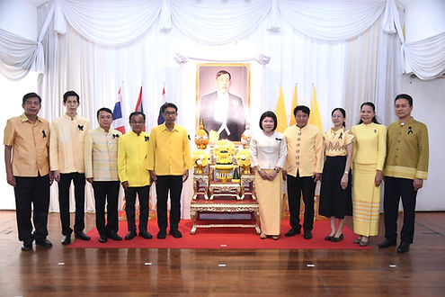 กล่องสีขาว.jpg