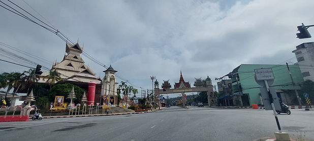 กล่องสีขาว.jpg