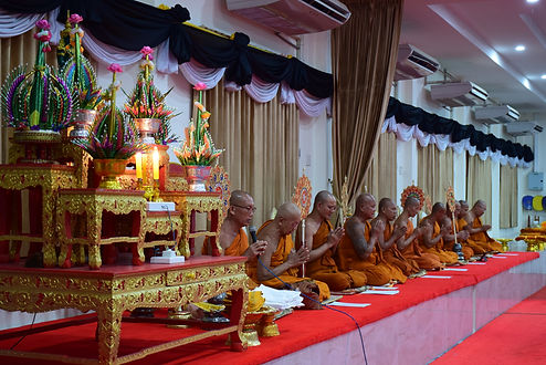 กล่องสีขาว.jpg
