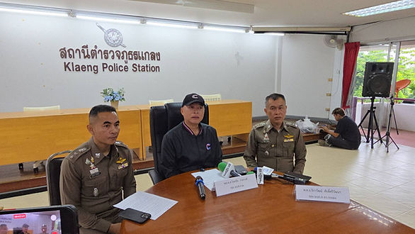 กล่องสีขาว.jpg