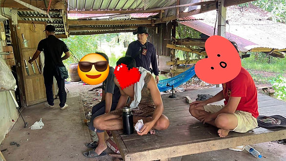 กล่องสีขาว.jpg