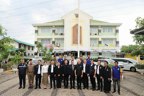 กล่องสีขาว.jpg