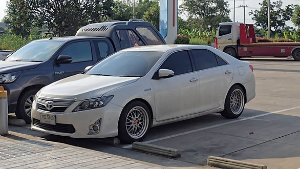 กล่องสีขาว.jpg