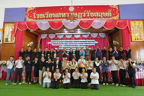 กล่องสีขาว.jpg