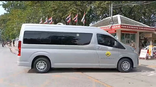 กล่องสีขาว.jpg