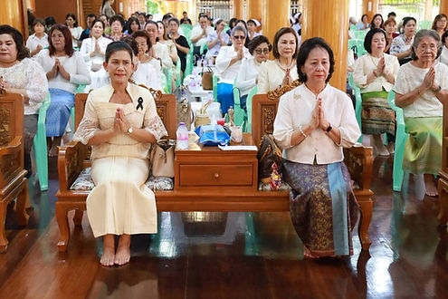 กล่องสีขาว.jpg