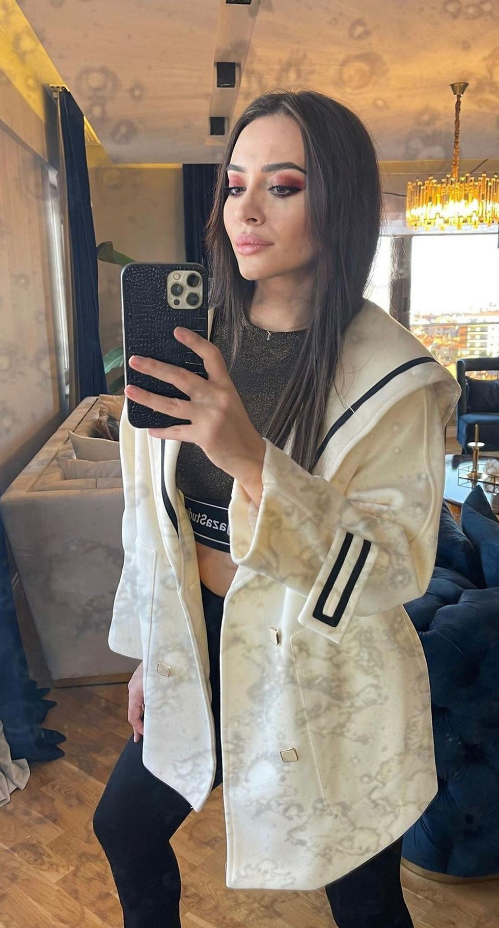 Miniature : KREM RENK TASARIM KABAN