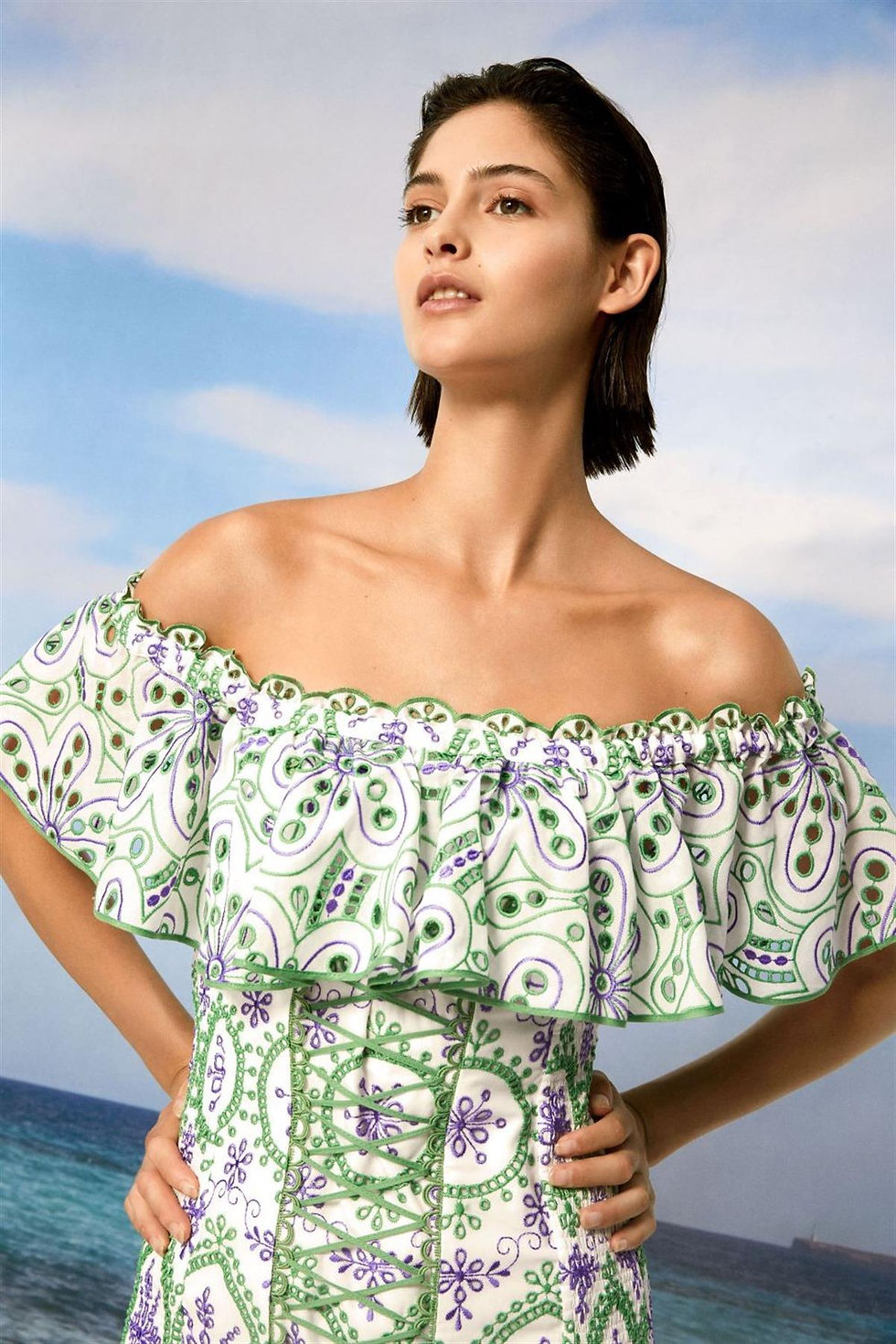 Küçük resim: Nakışlı Tasarım Mini Elbise