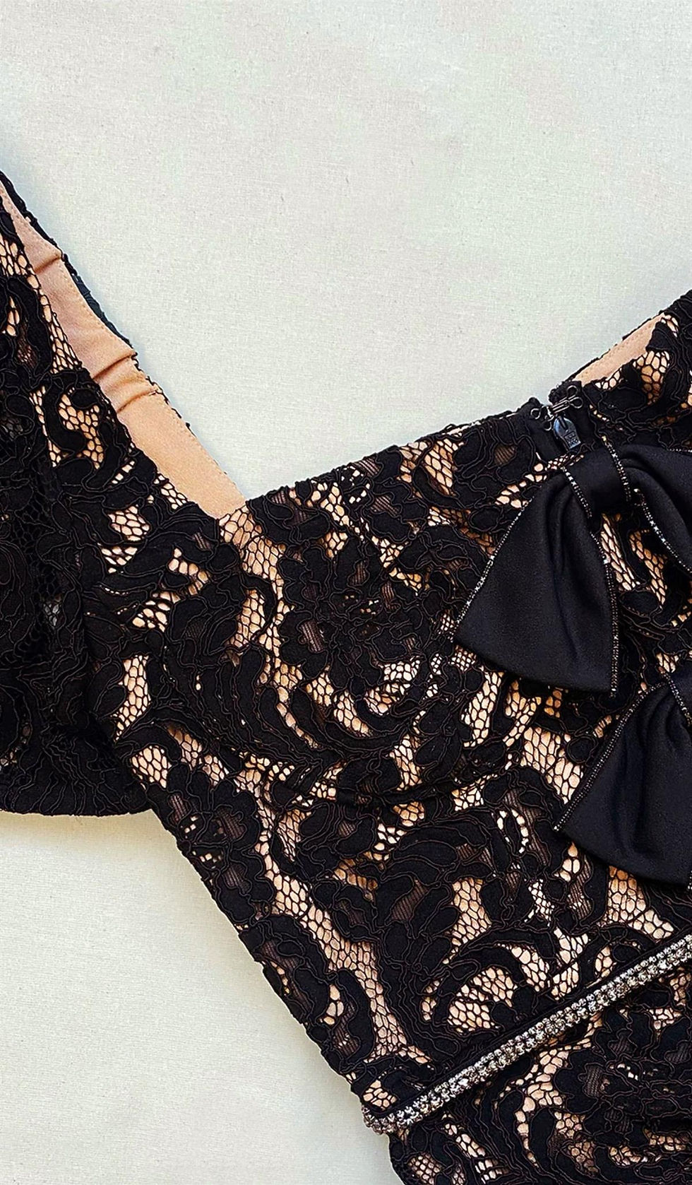 Küçük resim: Kurdele Siyah Dantel Tasarım Elbise