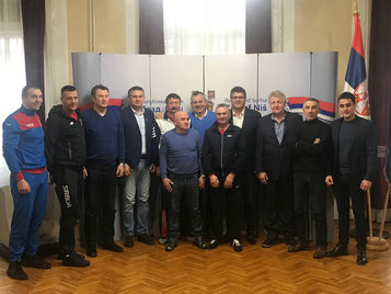 Руска бокс армада доминира „Златном рукавицом“