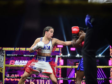 TRIJUMF ĆIRKOVIĆEVE I NJENIH BOKS SESTARA NA VEČERI PROFI BOKSA U ZVORNIKU