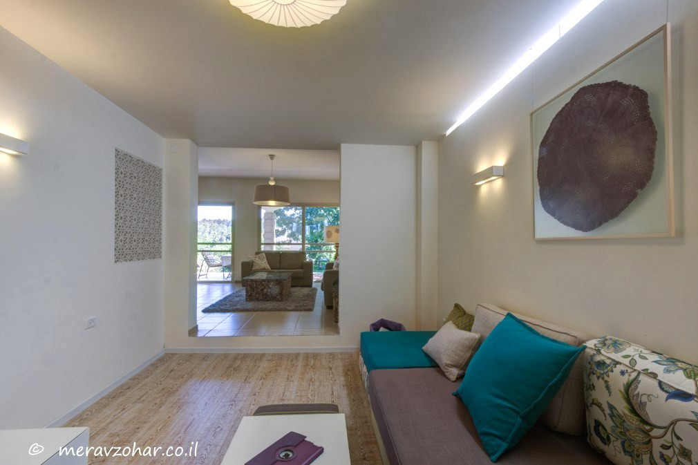 מפת בד קרושה - נצבעה והפכה ליצירה על הקיר