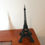 Miniature : Modèle miniature Tour Eiffel sur table