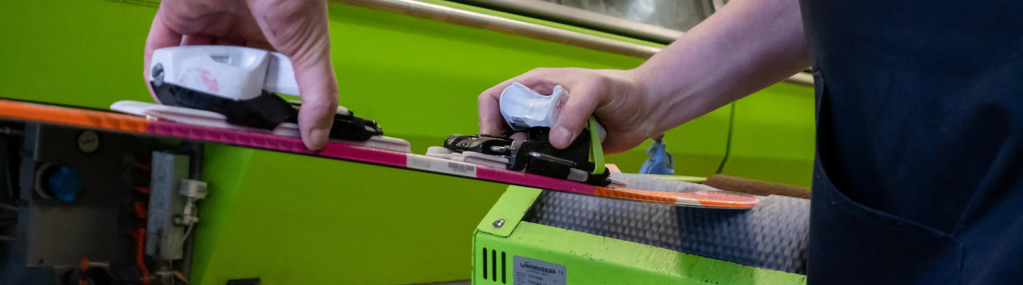 Photo de l'atelier d'entretien pour le matériel de ski chez Gilbert Sport
