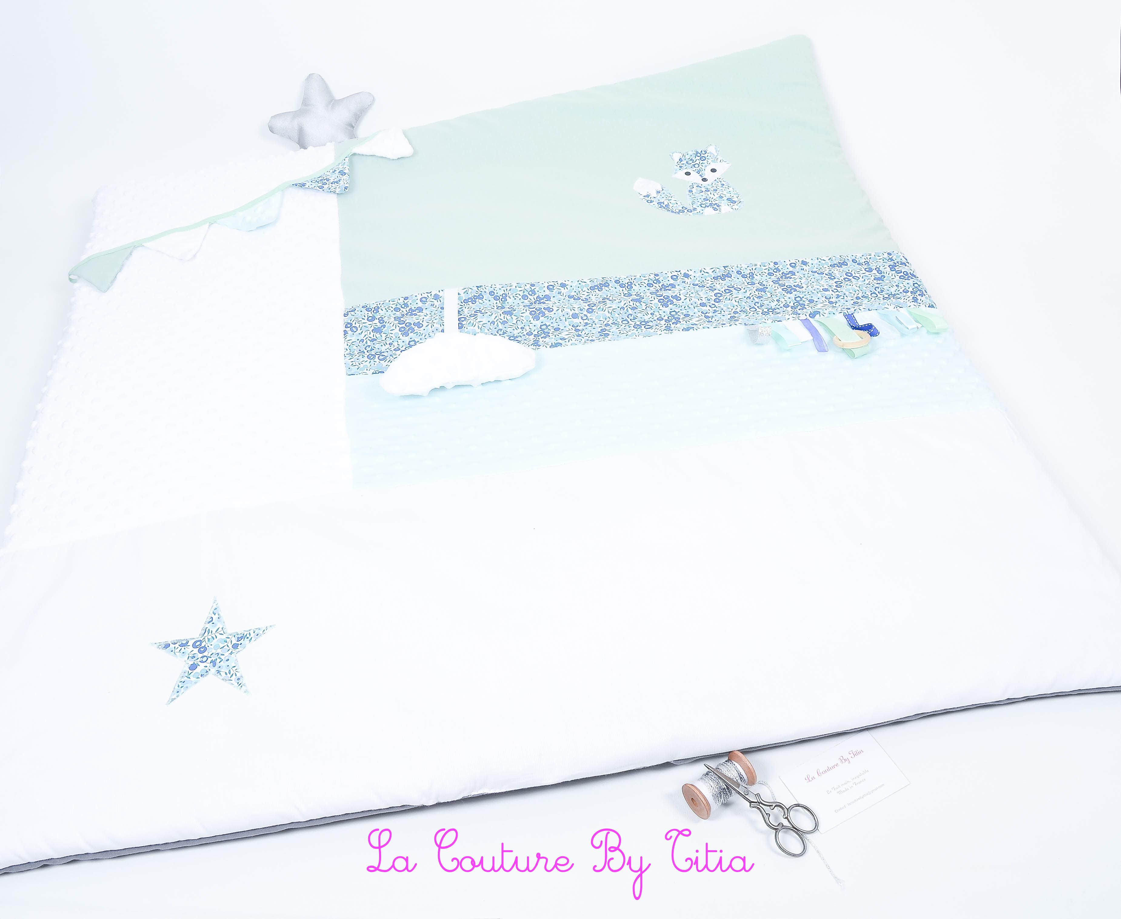 Tapis d'éveil, fond de parc renard Liberty Wiltshire, minky vert d'eau et blanc