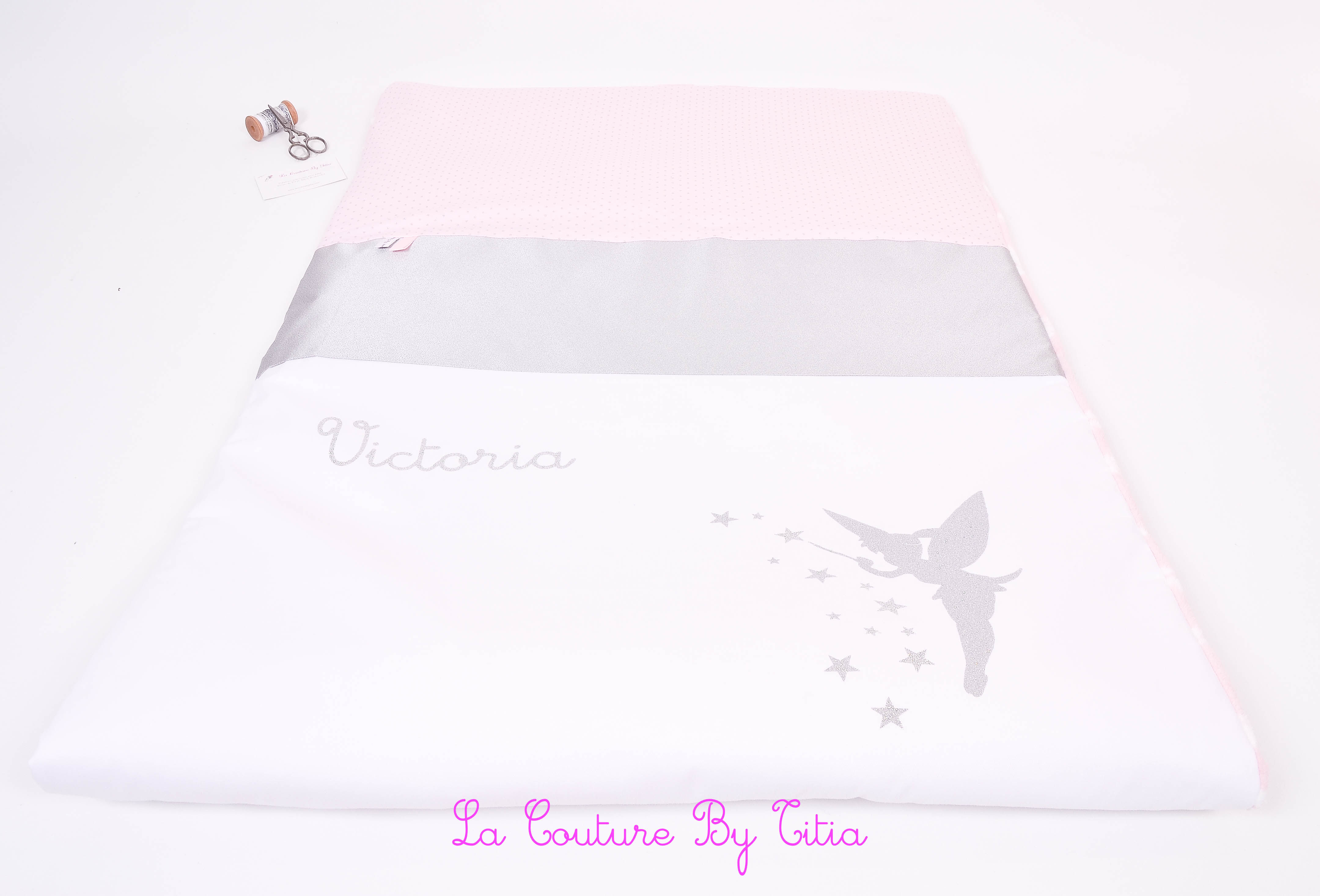 Couverture bébé personnalisable blanc, rose poudré à pois argent et fée